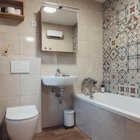 Apartma Hisa Na Ravnah With Hot Tub Casa de Férias