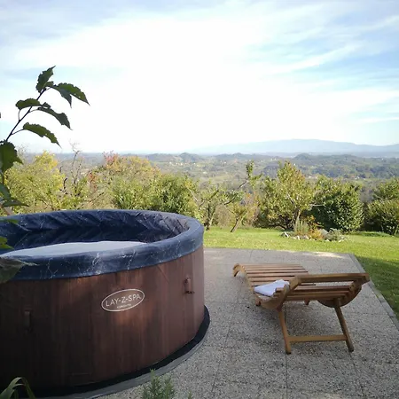 Apartma Hisa Na Ravnah With Hot Tub Pišece